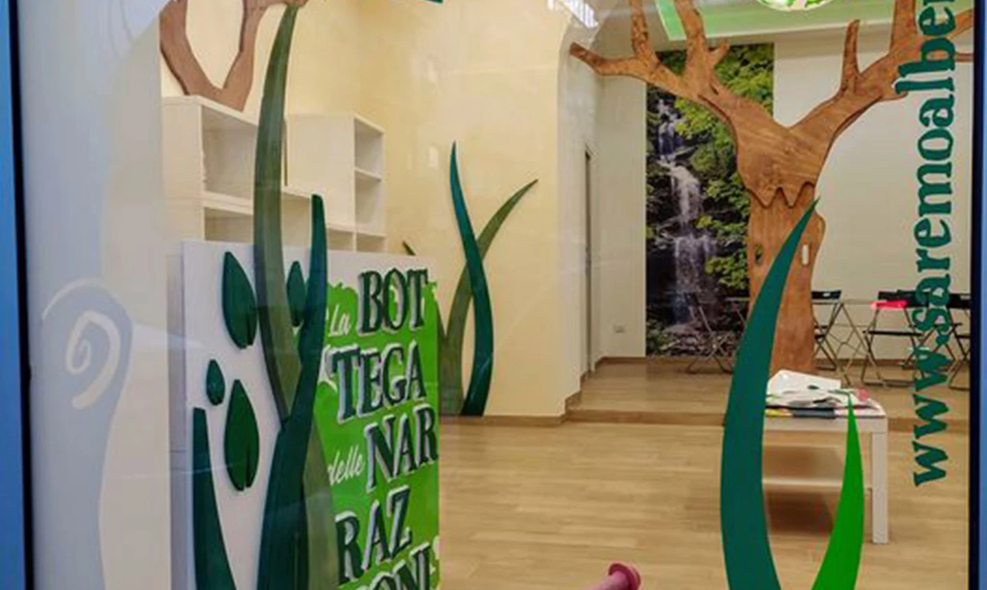 Complete commercial interior using wood, PVC and acrylic
