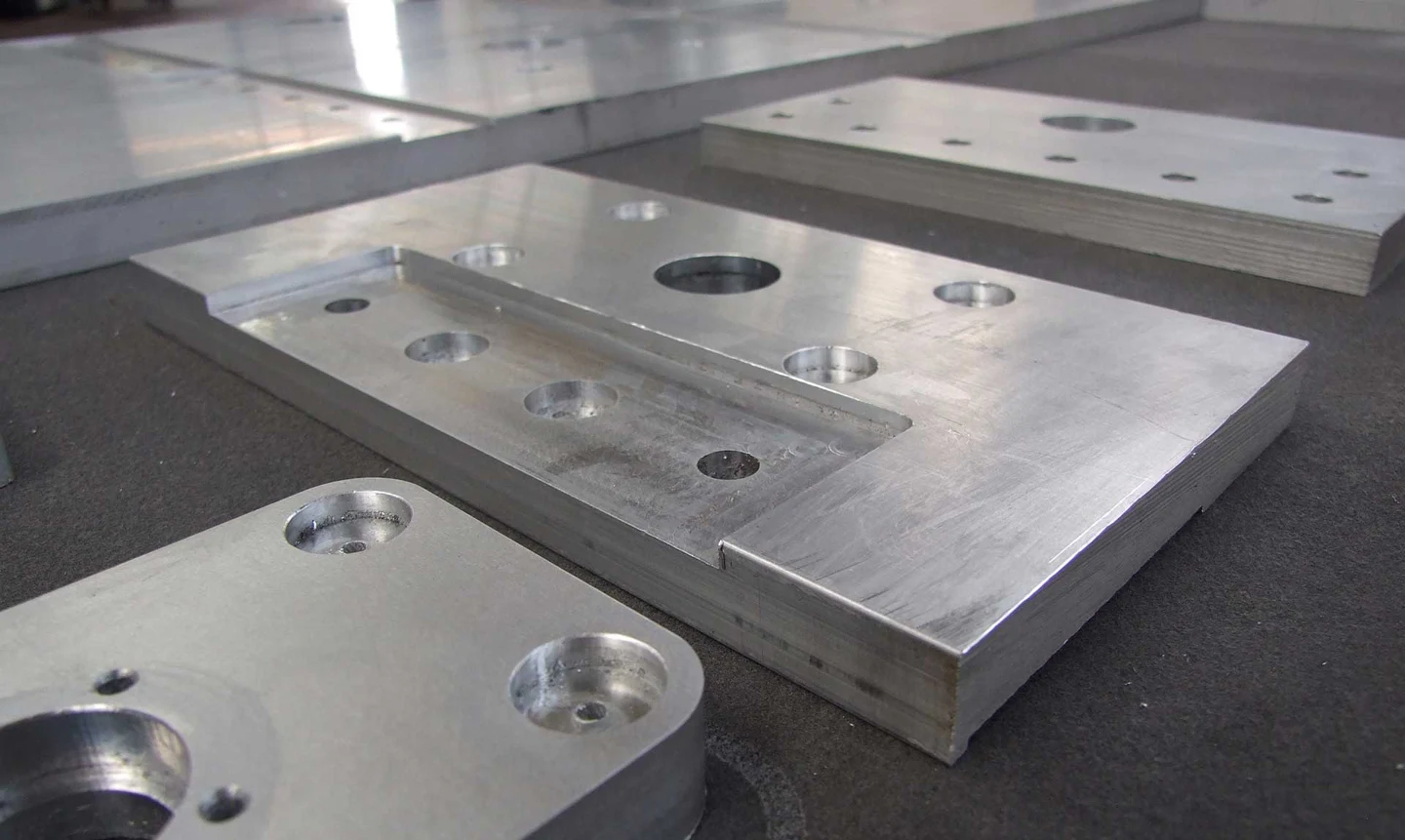 Precision machining of aluminium plates