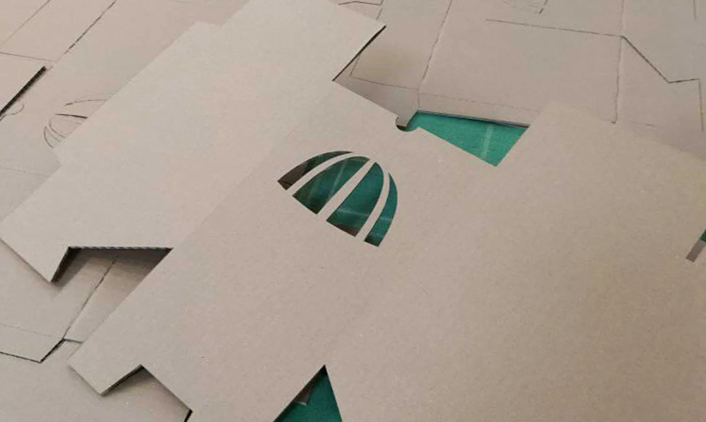 Custom packaging in corrugated cardboard