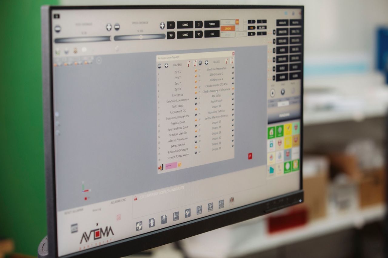 Monitor showing Automa control software